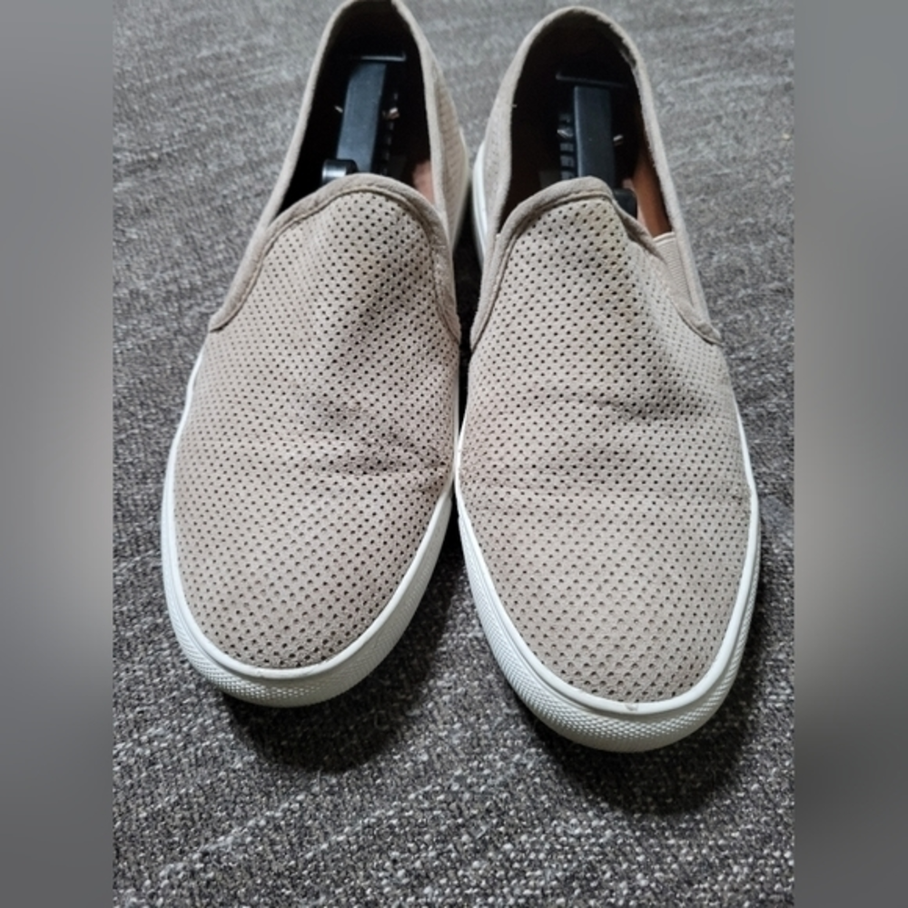 Steve Madden Zarray size 9.5 ladies slip on shoes‎